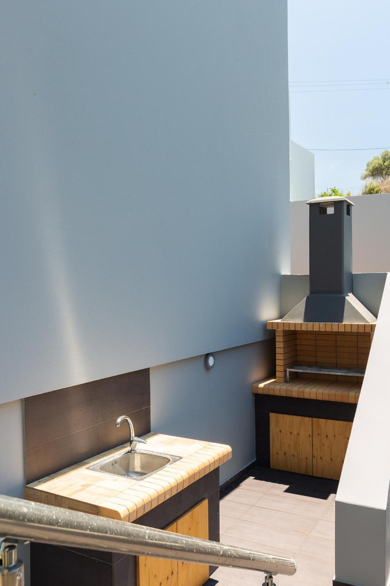 Nisos Villa, Pool & Heated Spawhirlpool, Walking To Beach, By Thinkvilla Sfáka Buitenkant foto