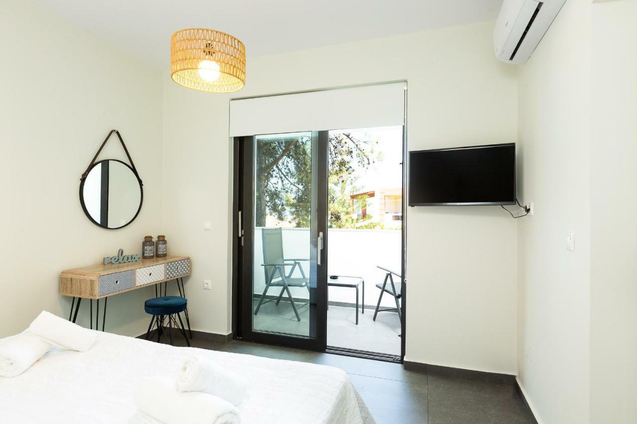 Nisos Villa, Pool & Heated Spawhirlpool, Walking To Beach, By Thinkvilla Sfáka Buitenkant foto